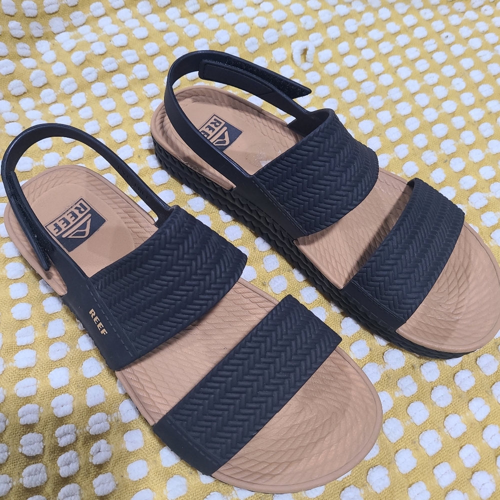 Reef Water Vista sandals sz 10